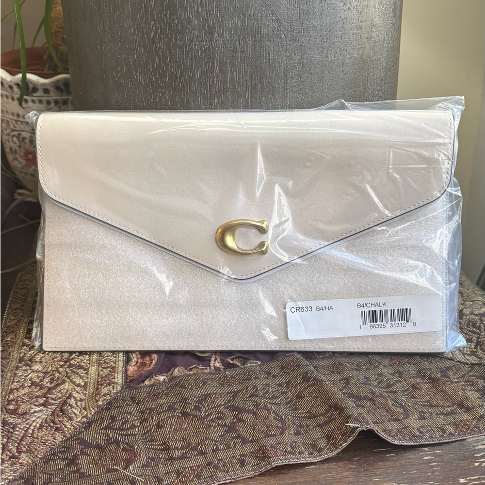 SOLD⛔️Authentic Coach 1941 White Leather flap magnetic closure Clutch/Crossbody - Picture 5 of 11